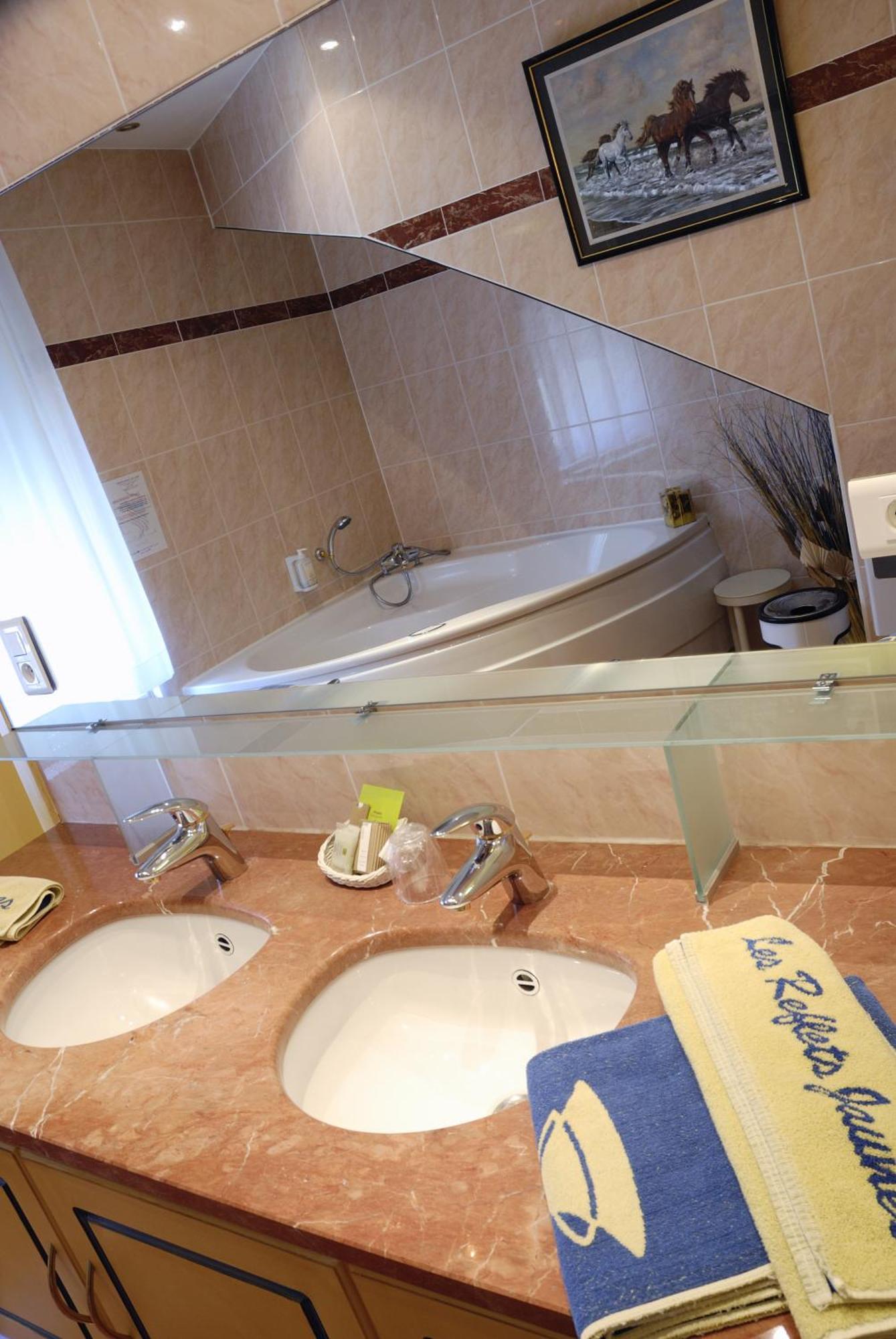 Hotel Les Reflets Jaunes