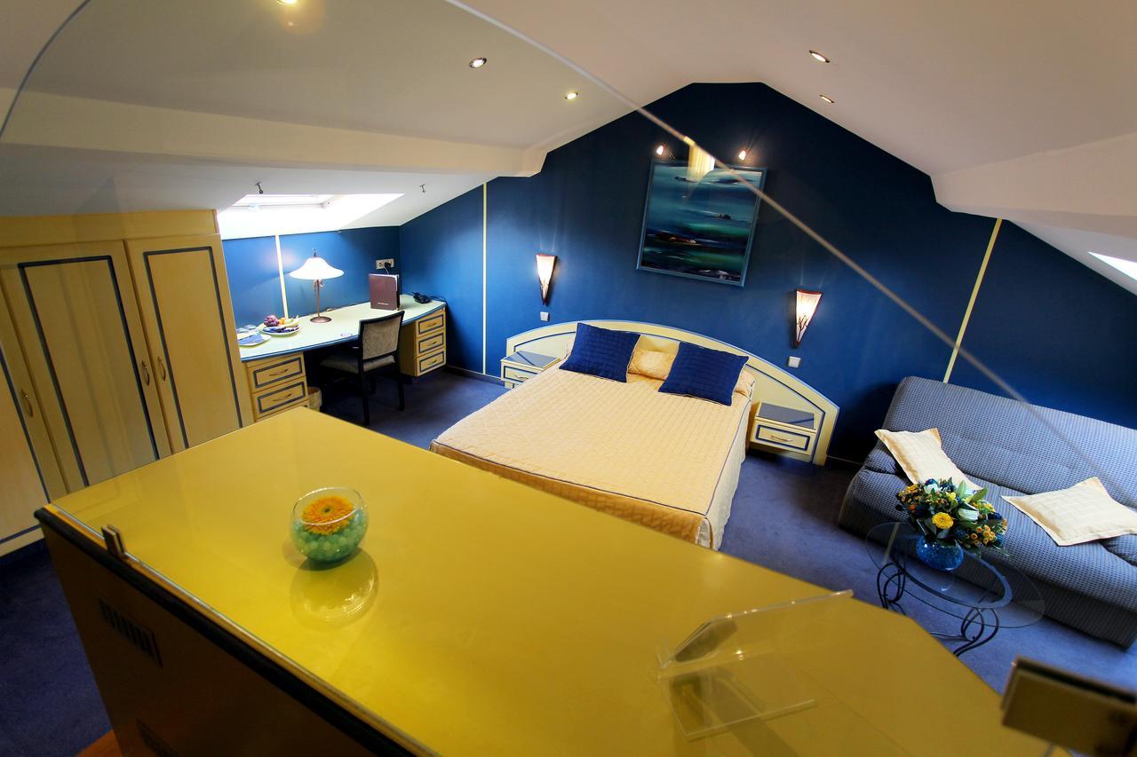 Hotel Les Reflets Jaunes Givet