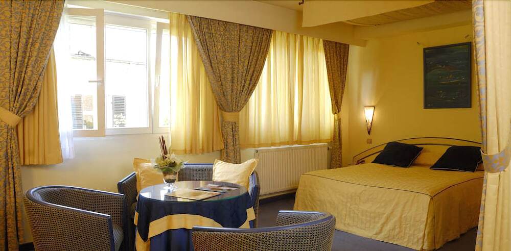 Les Reflets Jaunes Hotel Givet